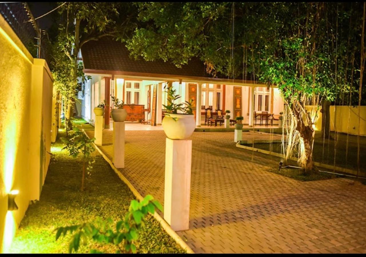 Готель Ace Boutique Airport Катунаяка Екстер'єр фото